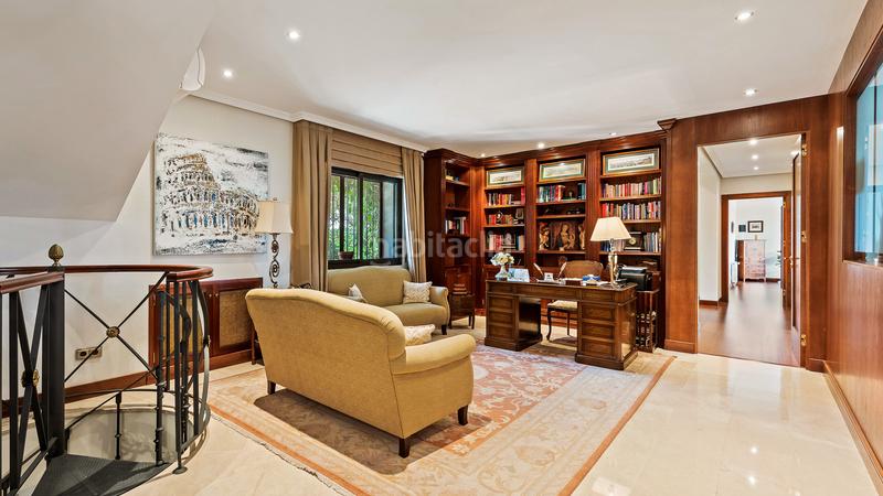 Foto 262242a8-da84-4076-89e6-b9871145356d. Casa amb aparcament piscina a Nueva Andalucía centro Marbella