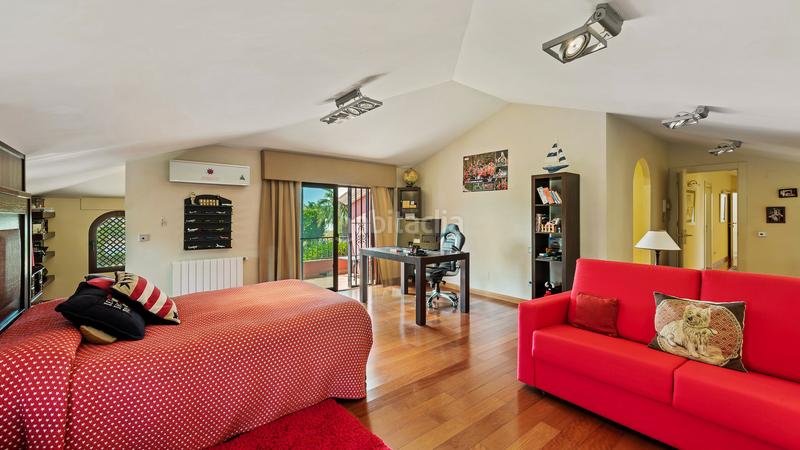 Foto 41771cc1-7415-4f02-ba62-5c28cf15cc87. Casa amb aparcament piscina a Nueva Andalucía centro Marbella