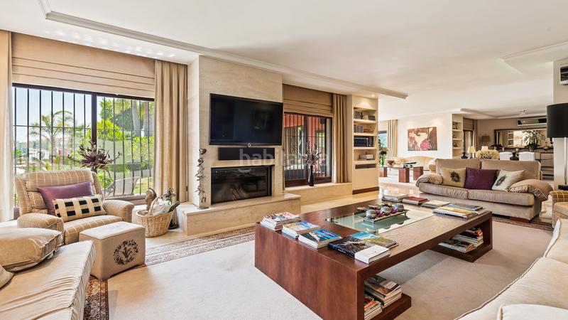 Foto 78e4105f-bf6c-4ced-84d5-a381319012e9. Casa amb aparcament piscina a Nueva Andalucía centro Marbella