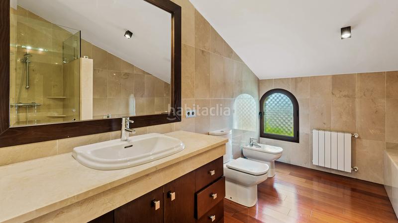 Foto 860b2c4f-4b01-4921-96d6-64b14a6644b0. Casa amb aparcament piscina a Nueva Andalucía centro Marbella