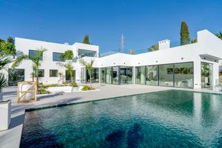 Casa a El Rosario - Ricmar. Nueva y lujosa villa en el rosario, marbella