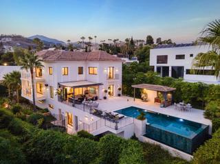 Haus in La Quinta. Encantadora villa de estilo mediterráneo en benahavís
