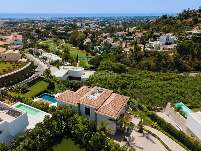 Foto fe302de8-526a-4c3e-bbee-d8034a1674dd. Casa amb aparcament piscina a La Quinta Benahavís