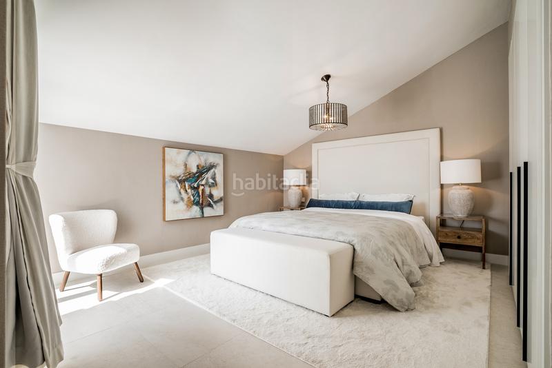 Foto f38a111b-5079-43da-8c6f-1cb7279f1e04. Attique avec parking piscine dans La Carolina - Guadalpín Marbella