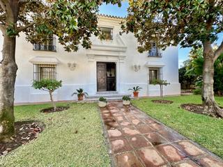 Maison à Nueva Alcántara. Familia andaluza villa de estilo en venta en cortijo blanco, mar