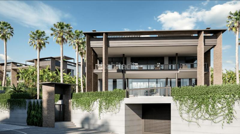 Foto 8fdb01a8-9b3d-4b56-9b5d-f3dd85809108. Casa con parcheggio piscina in Puerto Banús Marbella