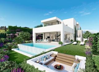 Casa a Estepona Golf. Villa moderna en primera línea de golf en venta en estepona golf