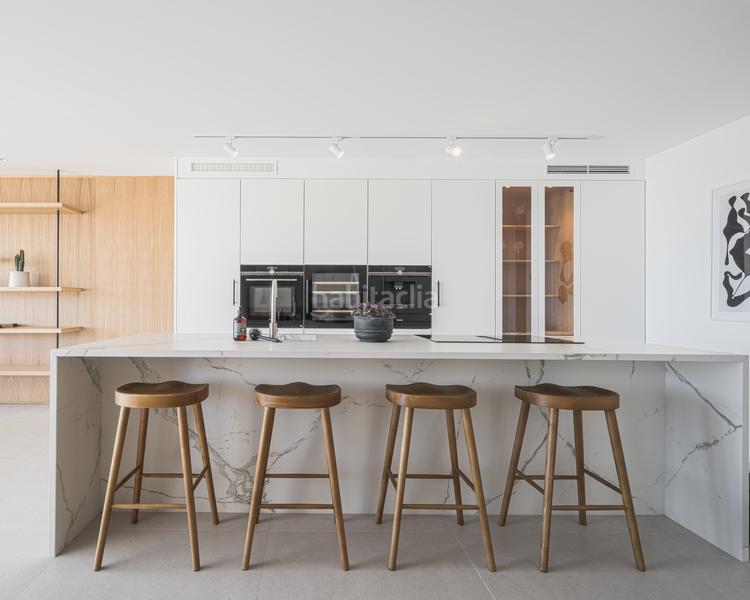 Foto fa470f53-1afc-48e9-b646-7f9c7cea2e01. Piano terra con piscina in Los Naranjos Marbella