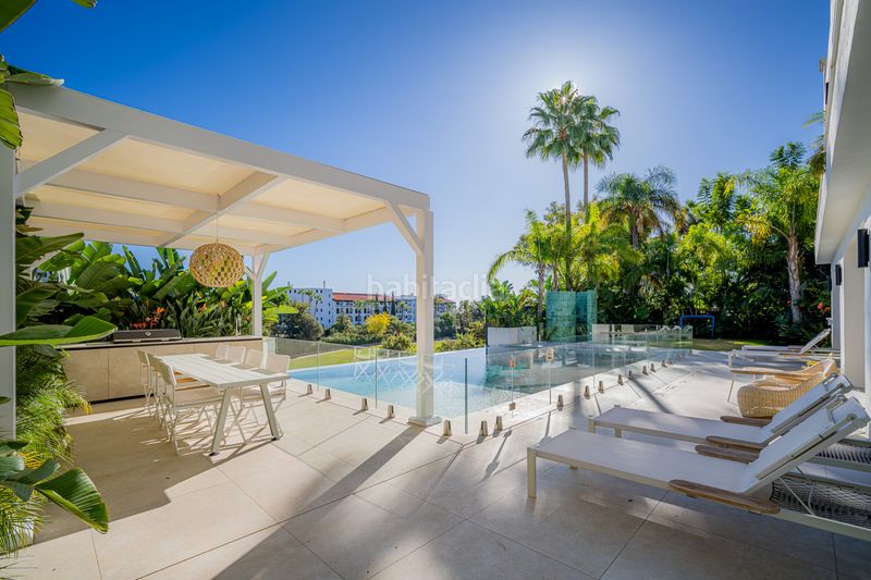 Foto 5279ec7e-ec90-407f-8dd6-4d0edbb2eacb. Casa amb aparcament piscina a La Quinta Benahavís