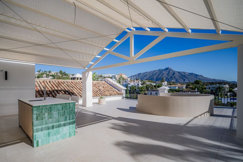 Foto ff41d664-7a46-4d5c-a516-e47d24c4fd41. Casa amb aparcament piscina a La Quinta Benahavís