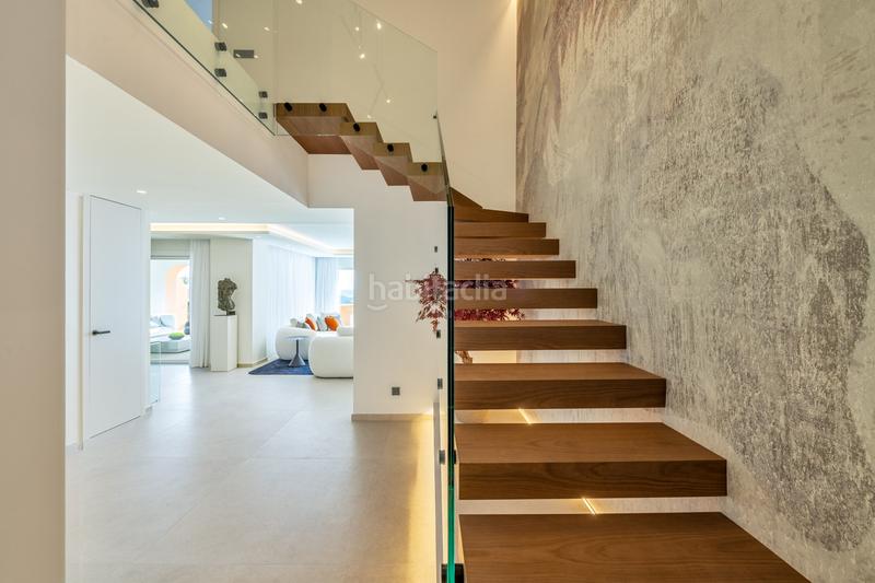 Foto 1b919112-287f-4c4a-b4a7-cdca0fd7e9b2. Ático exquisito ático dúplex en nueva andalucía una obra maestra de lujo en Marbella