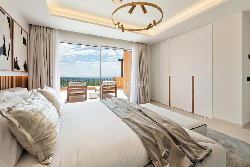 Foto b225821a-d9c1-4a38-834a-314522fdd95f. Ático exquisito ático dúplex en nueva andalucía una obra maestra de lujo en Marbella