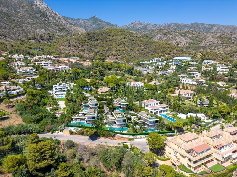 Foto 70b344b6-23ac-495a-b8fe-31d536bbf377. House with parking pool in Sierra Blanca Marbella