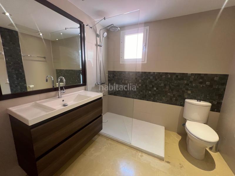 Foto 434aab84-0f93-44bd-8be7-efa3c04ddd72. Miete dachwohnung mit parking pool in Puerto Banús Marbella