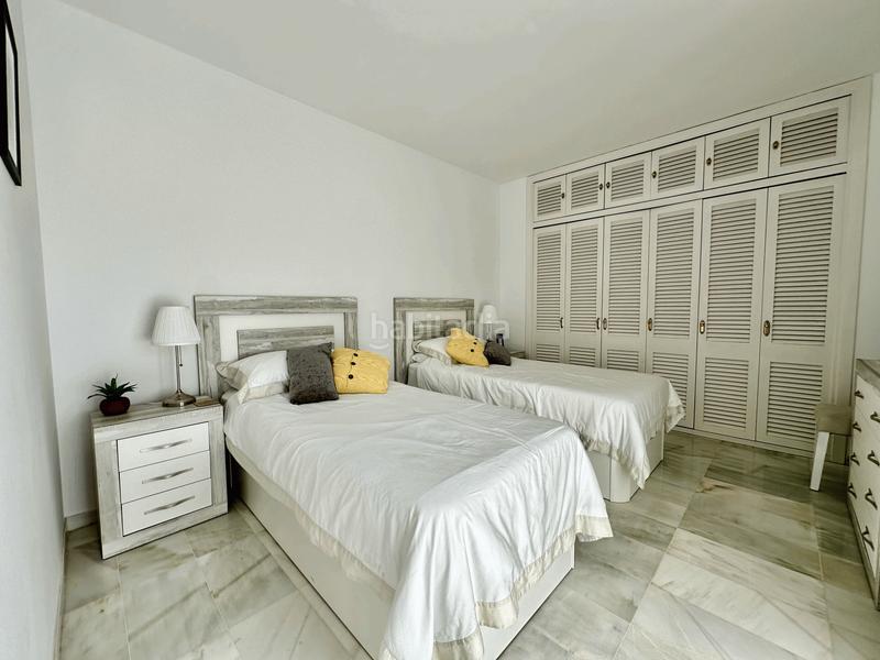 Foto d6298c83-2a67-4924-b600-3c6e2e09ae9d. Attico con piscina in Zona de Punta Plata Estepona