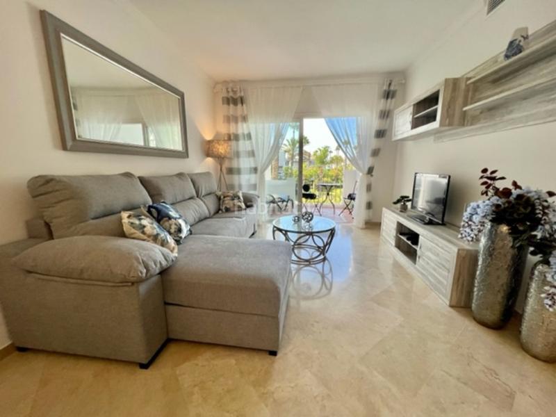 Foto 6ecd4118-9490-4aaa-9144-ea4876ab2b6c. Alquiler apartamento alquiler vacacional junto a la playa en Estepona