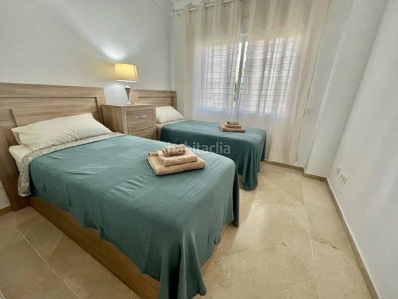 Foto ac54aece-7002-4bb0-bab0-54af9d89e933. Alquiler apartamento alquiler vacacional junto a la playa en Estepona