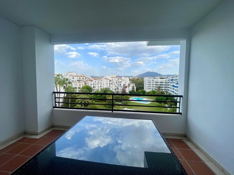 Foto 44e3174a-62d3-42fc-8d37-6d5dec4a0907. Ático encantador ático dúplex en el corazón de Puerto Banús en Marbella