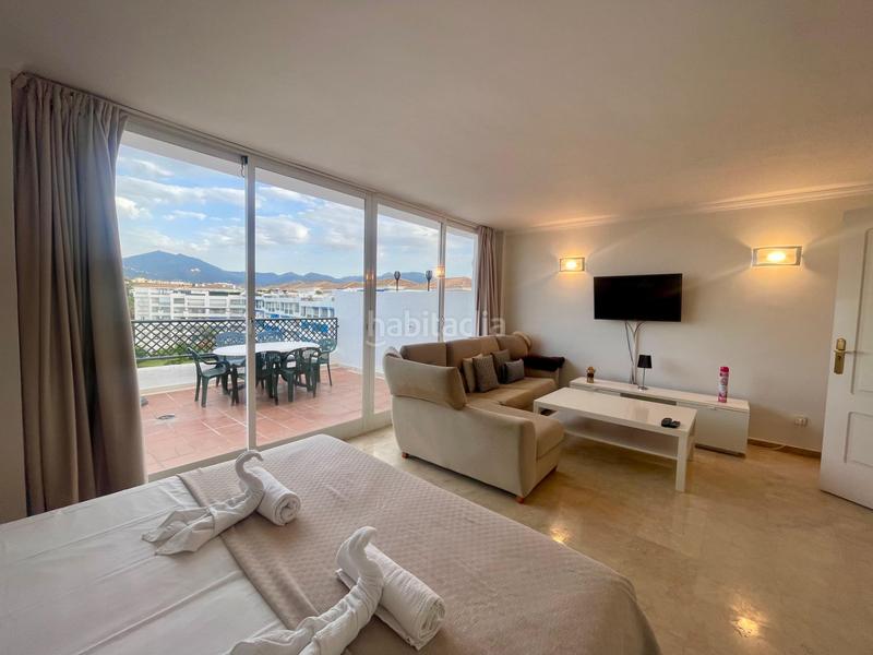 Foto 9889806c-f9e1-4951-a840-8ab5404ee197. Ático encantador ático dúplex en el corazón de Puerto Banús en Marbella