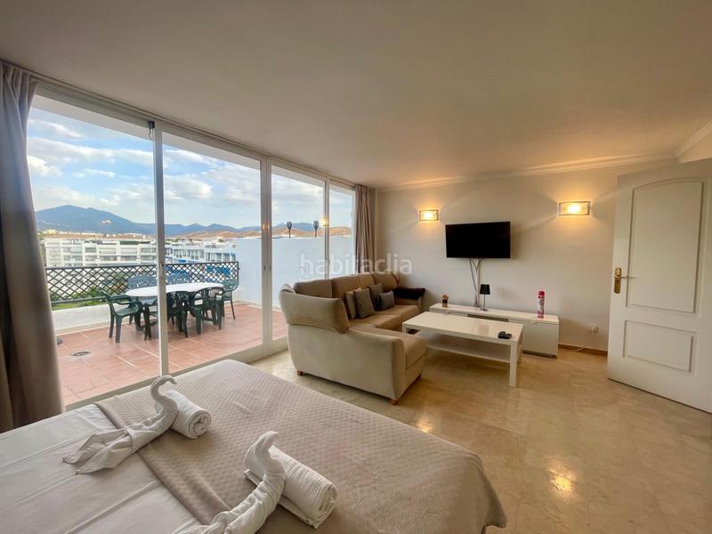 Foto ddabb8e8-ed64-42a6-8af4-e6c0a8e20e37. Ático encantador ático dúplex en el corazón de Puerto Banús en Marbella