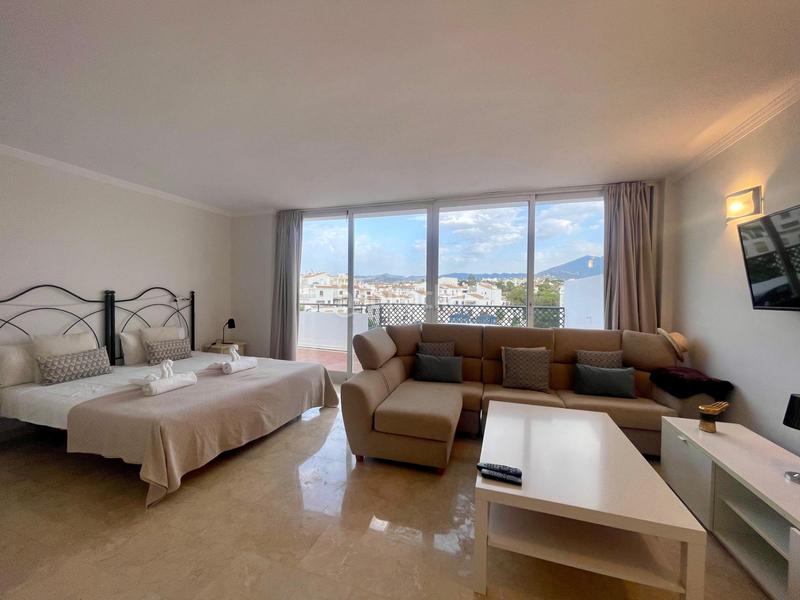 Foto f91fb6f2-5a58-438d-aa2e-fad209f6e6b6. Ático encantador ático dúplex en el corazón de Puerto Banús en Marbella