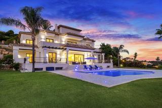 Casa en Montemayor - Marbella Club. Espectacular villa en benahavis con vistas impresionantes