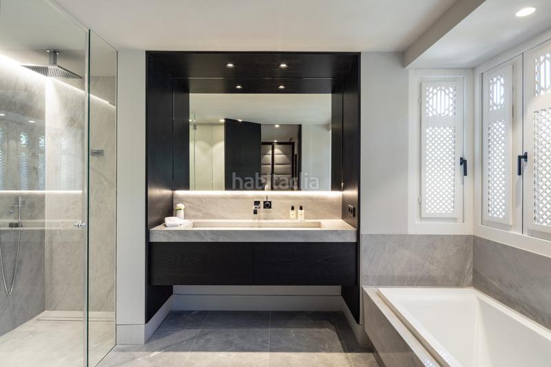 Foto 56fb9011-232b-47e0-8e1e-cf09247bc150. Àtic amb aparcament piscina a Puente Romano Marbella