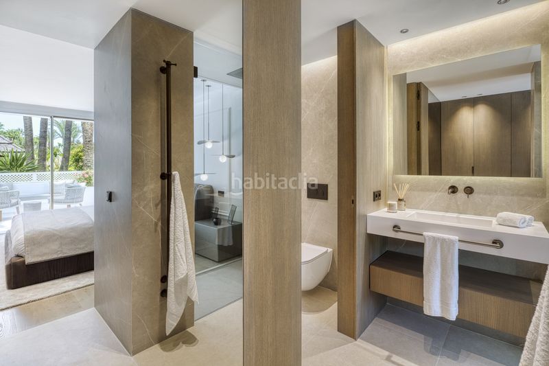 Foto aed50e19-149b-4477-80db-886e7f9f7ad0. Planta baixa amb aparcament piscina a Puente Romano Marbella