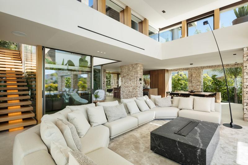 Foto 76171419-40da-4304-9bd4-65fdc7a54f93. Casa excepcional villa de lujo en nueva andalucía con vistas panorámicas en Marbella