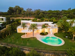 Casa a Casares Golf - Casares del Sol. Villa de lujo en lado de golf con vistas impresionantes