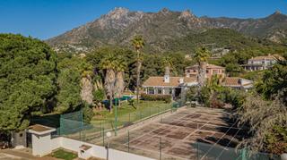 Casa a Valdeolletas - Las Cancelas - Xarblanca. Encantadora villa en la montaña con amplio jardín y cancha de te
