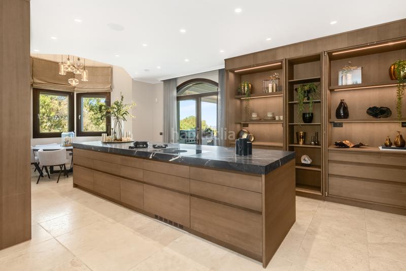 Foto ed3f27af-6f96-4267-88ad-526b2a455151. Casa amb aparcament piscina a La Quinta Benahavís