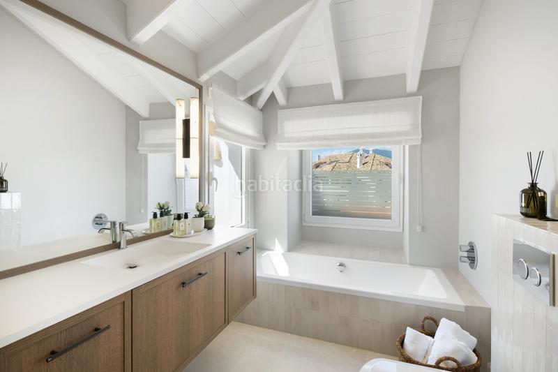 Foto 3a12af8f-77e6-4b80-a654-c2ba7f55b52d. Dachwohnung mit parking pool in lomas de Marbella club Marbella