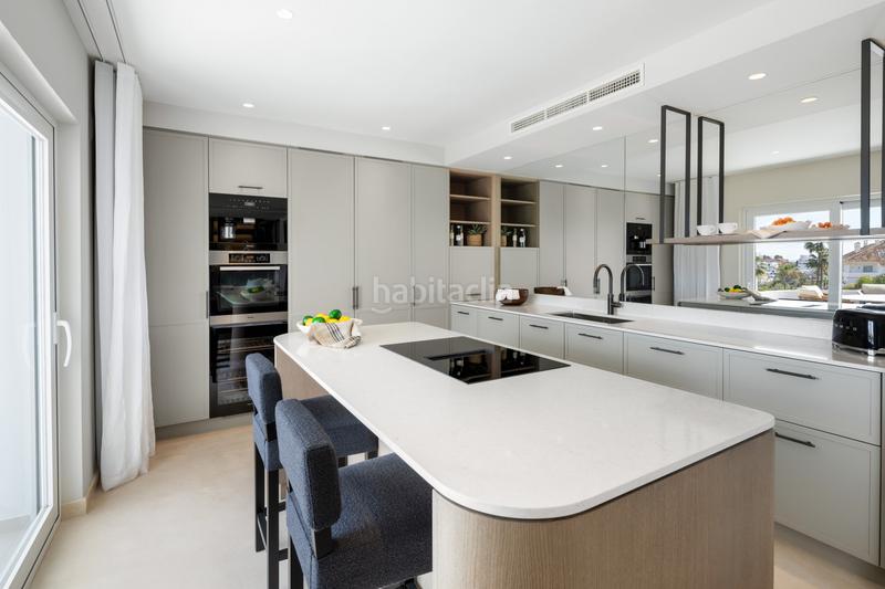 Foto ac25ad4c-d318-4e21-a506-81cf17c06826. Dachwohnung mit parking pool in lomas de Marbella club Marbella