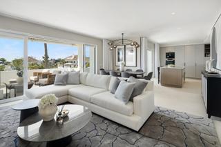 Attique à Lomas de Marbella Club. Excepcional dúplex a la venta en la milla de oro de marbella