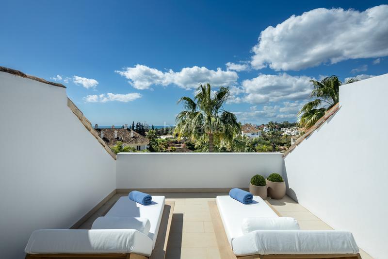Foto f4b8d518-2510-4764-b92c-eea49f5ff9ad. Attique avec parking piscine dans lomas de Marbella club Marbella