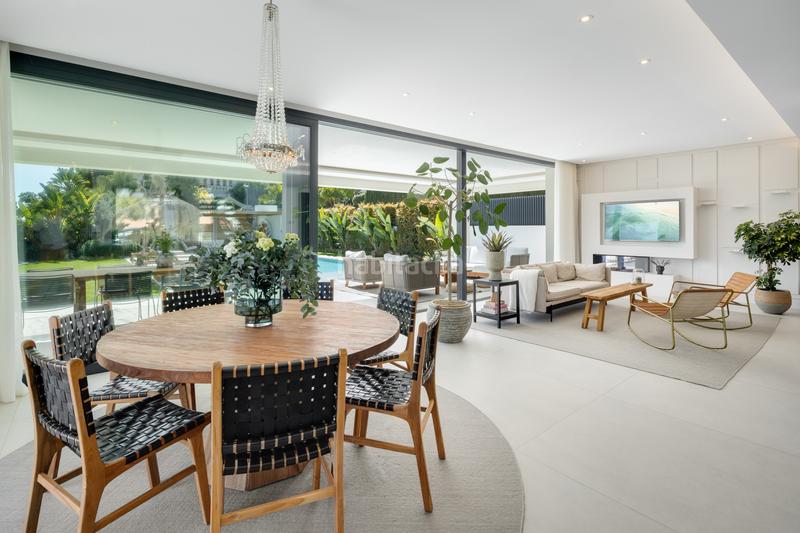 Foto 671d76dc-4af2-4623-89ff-13296e36fc13. Casa amb aparcament piscina a Los Naranjos Marbella