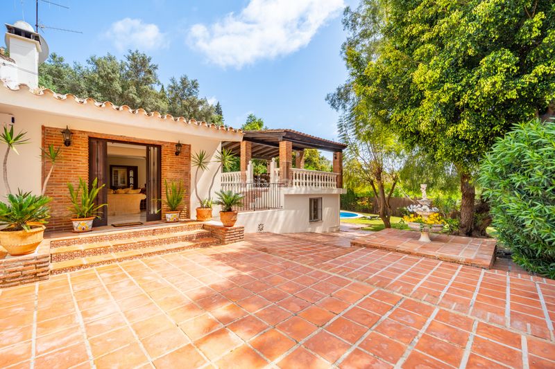 Foto 5d13d9dc-75cb-4d92-9ca0-4fe7324ce684. Casa amb aparcament piscina a El Rosario - Ricmar Marbella