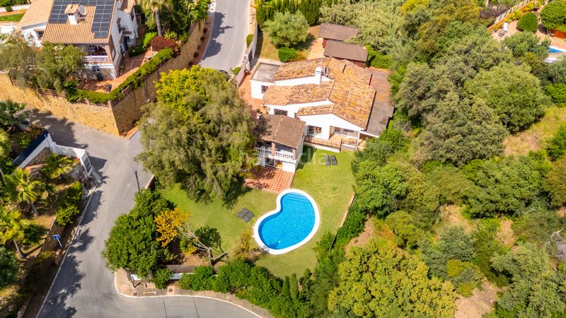 Foto 72087f3c-1207-420c-beb8-e5e740234ab0. Casa amb aparcament piscina a El Rosario - Ricmar Marbella