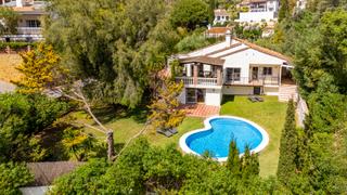 Casa a El Rosario - Ricmar. Encantadora villa de 4 dormitorios con amplia zona exterior en m