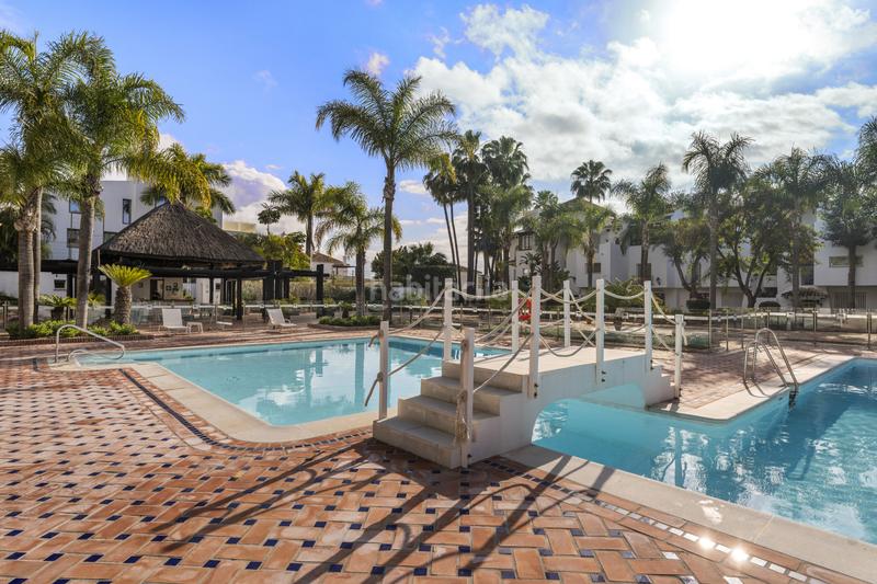 Foto 75afdfa2-3862-46af-9a2e-ddce03a3b385. Appartement avec parking piscine dans Puente Romano Marbella