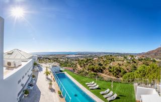 Casa in Altos de Estepona. Excepcional y encantadora villa en venta en estepona