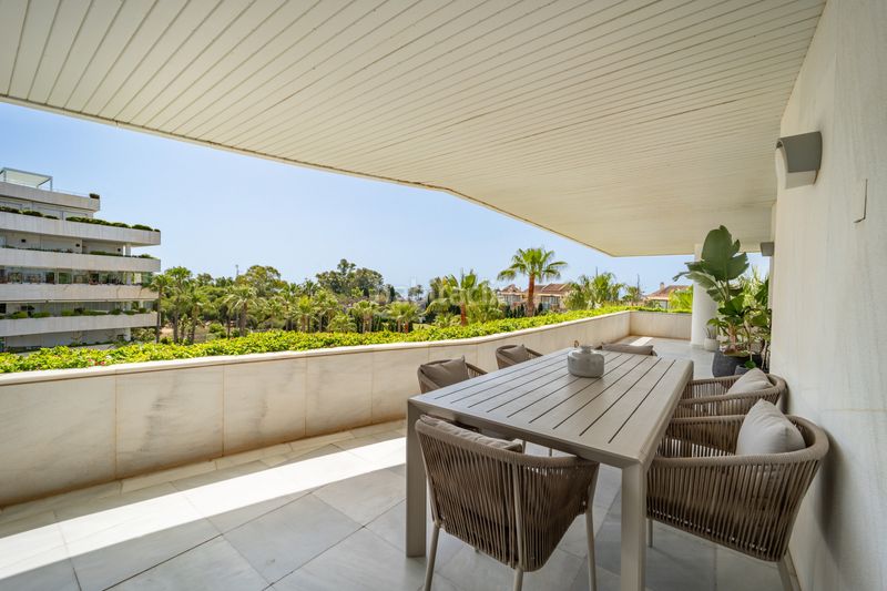 Foto 0368d01b-74e7-4500-a9e5-79afbf7efce4. Apartament amb aparcament a Puerto Banús Marbella