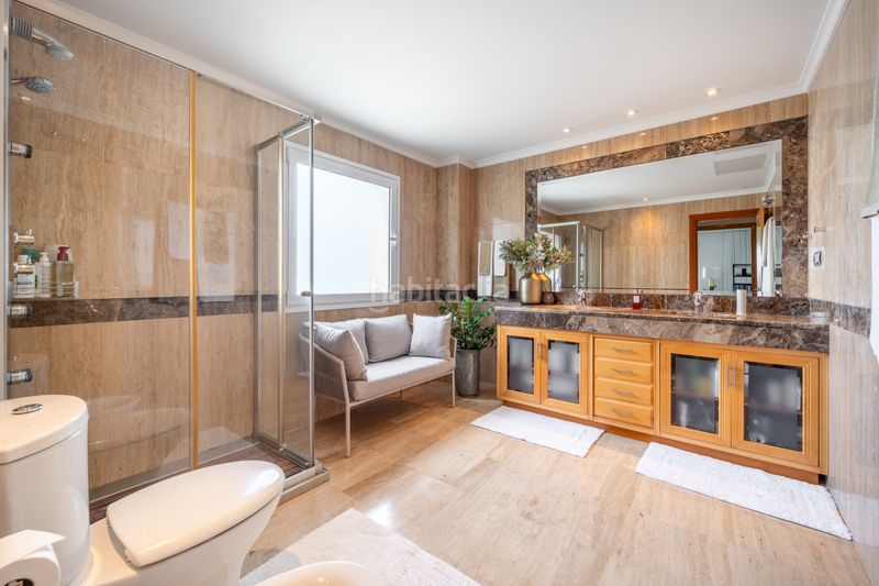 Foto 2df2b2f1-6657-4310-92ec-fed1ef0be2da. Apartament amb aparcament a Puerto Banús Marbella