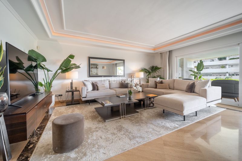 Foto 40adddf2-8613-4bd4-a556-3117bbdbe13d. Apartament amb aparcament a Puerto Banús Marbella