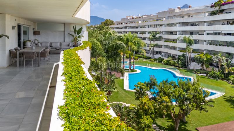Foto 7f85b09e-007d-490b-b9df-2b4d00738e3e. Apartament amb aparcament a Puerto Banús Marbella