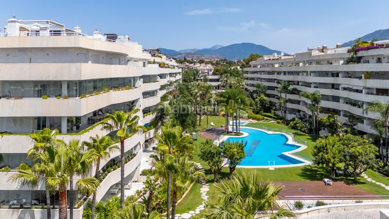 Foto 8bf0f3ba-04a9-4209-8de6-fee7019b002f. Apartament amb aparcament a Puerto Banús Marbella