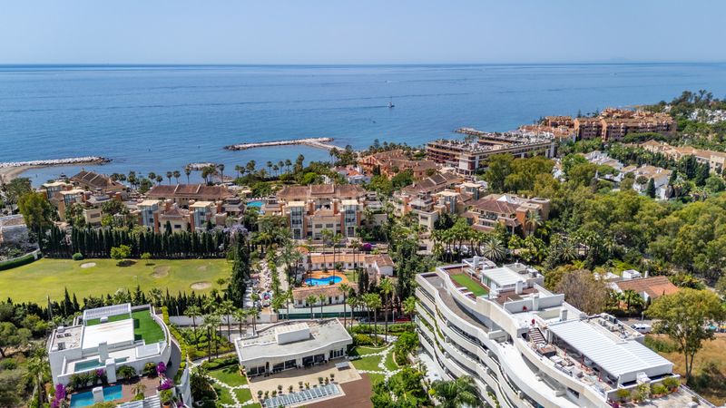 Foto f50df3d9-503a-4052-8ad0-0c811659cf2d. Apartament amb aparcament a Puerto Banús Marbella