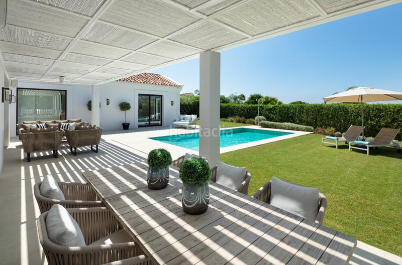 Foto c5b9a7bc-8a86-4ef4-a1ff-81b1f5dccbb5. Casa villa andaluza moderna cerca del club de golf Los Naranjos en Marbella