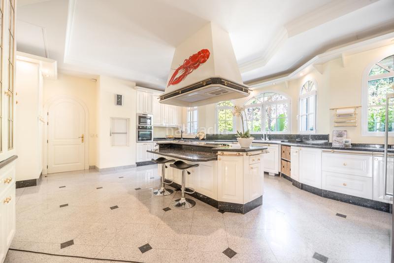 Foto 7f1ab0a3-5c26-45e1-bb81-45a1958a20d8. Maison avec chauffage parking piscine dans Sierra Blanca Marbella